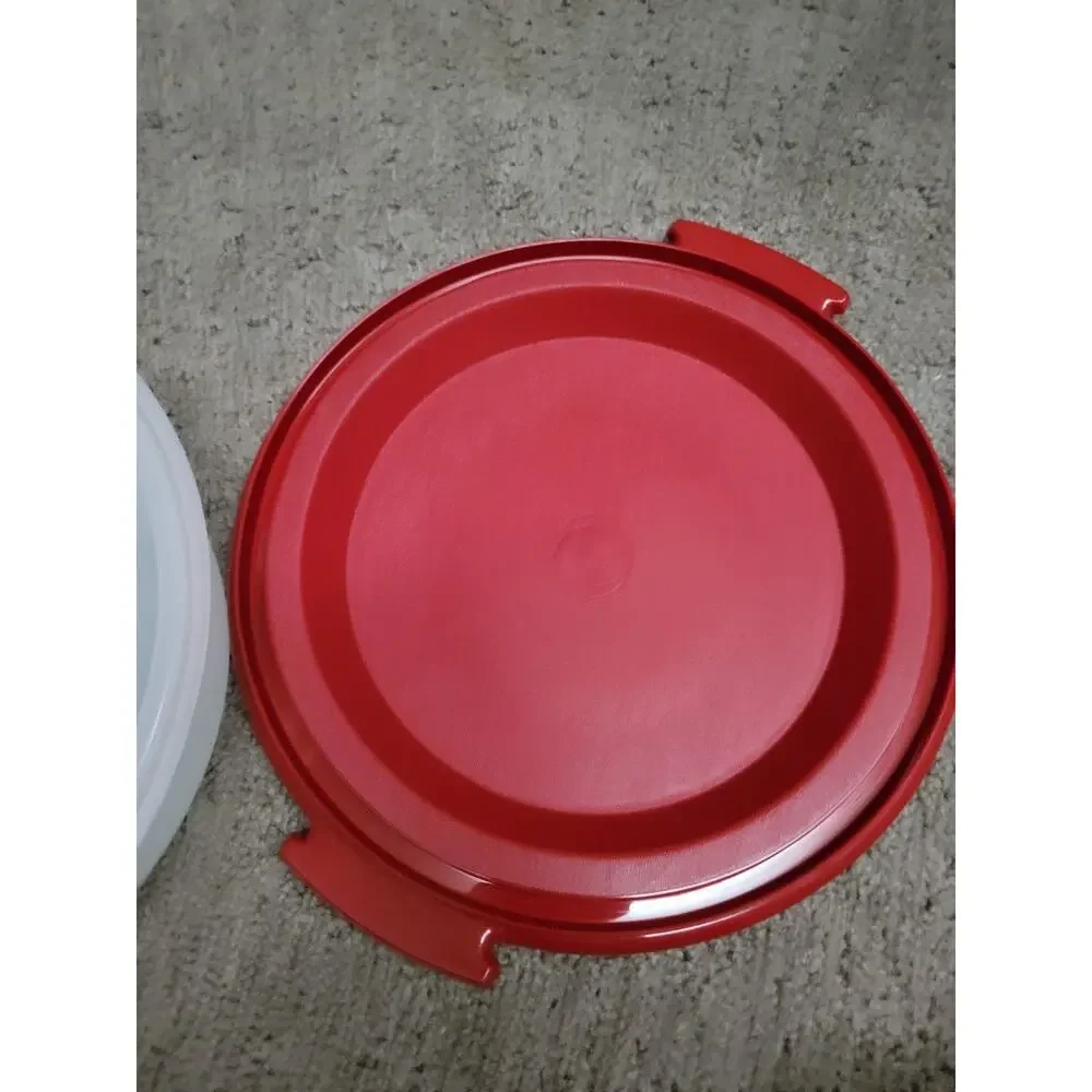 Vintage TUPPERWARE Pie Carrier with Handle Red